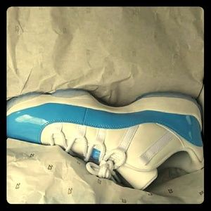 Retro11 unc low tops